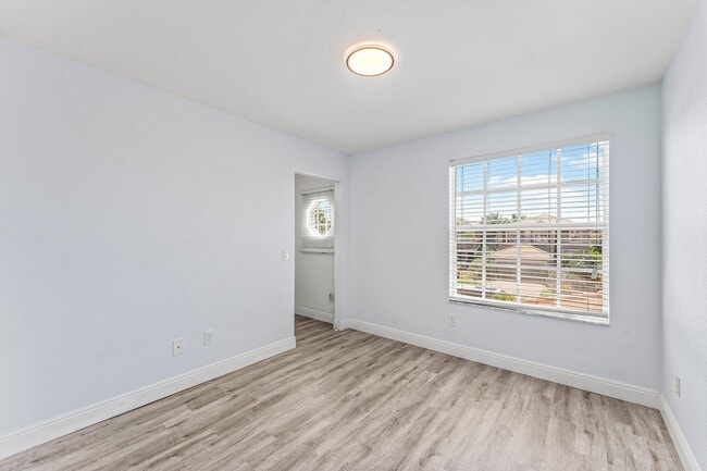 Building Photo - 5477 Queenship Ct