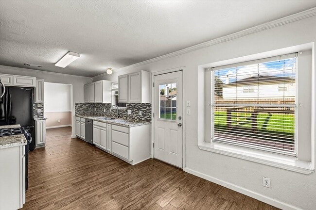 Building Photo - 158 Bristol Bend Ln