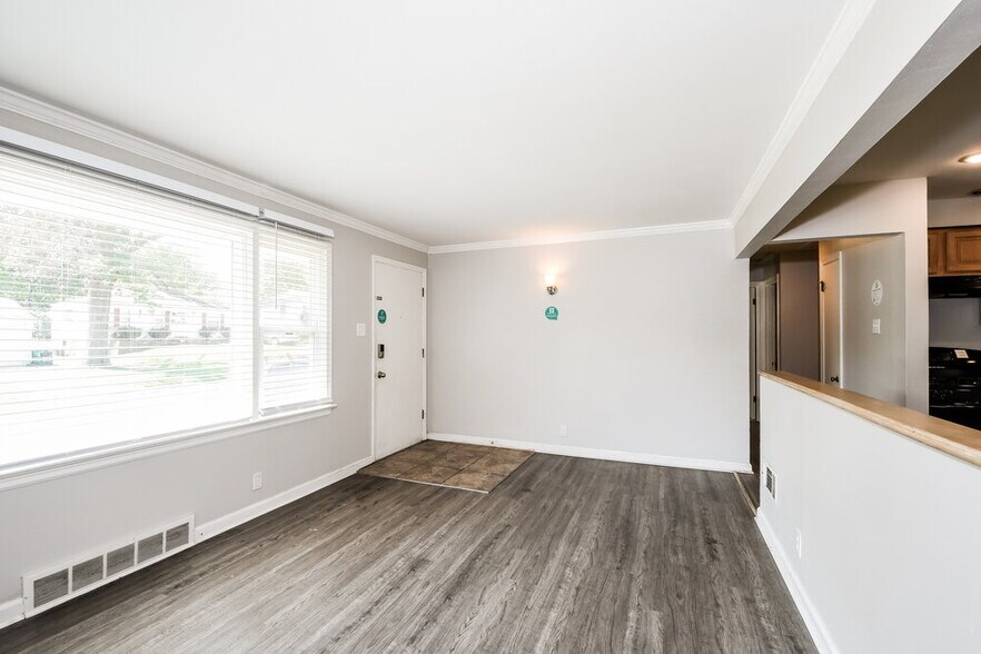 Building Photo - 1413 Corinth Dr