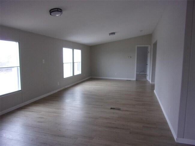 Building Photo - 360 Rangeland Rd