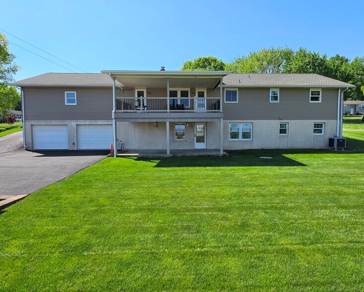 Building Photo - 154 Valley View Dr