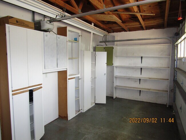 Building Photo - 736 Cadiz Rd