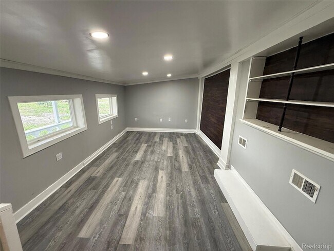 Building Photo - 20500 McKishnie St