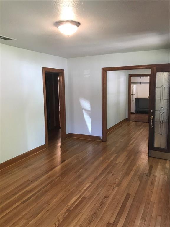 Building Photo - 1501 W 40th St