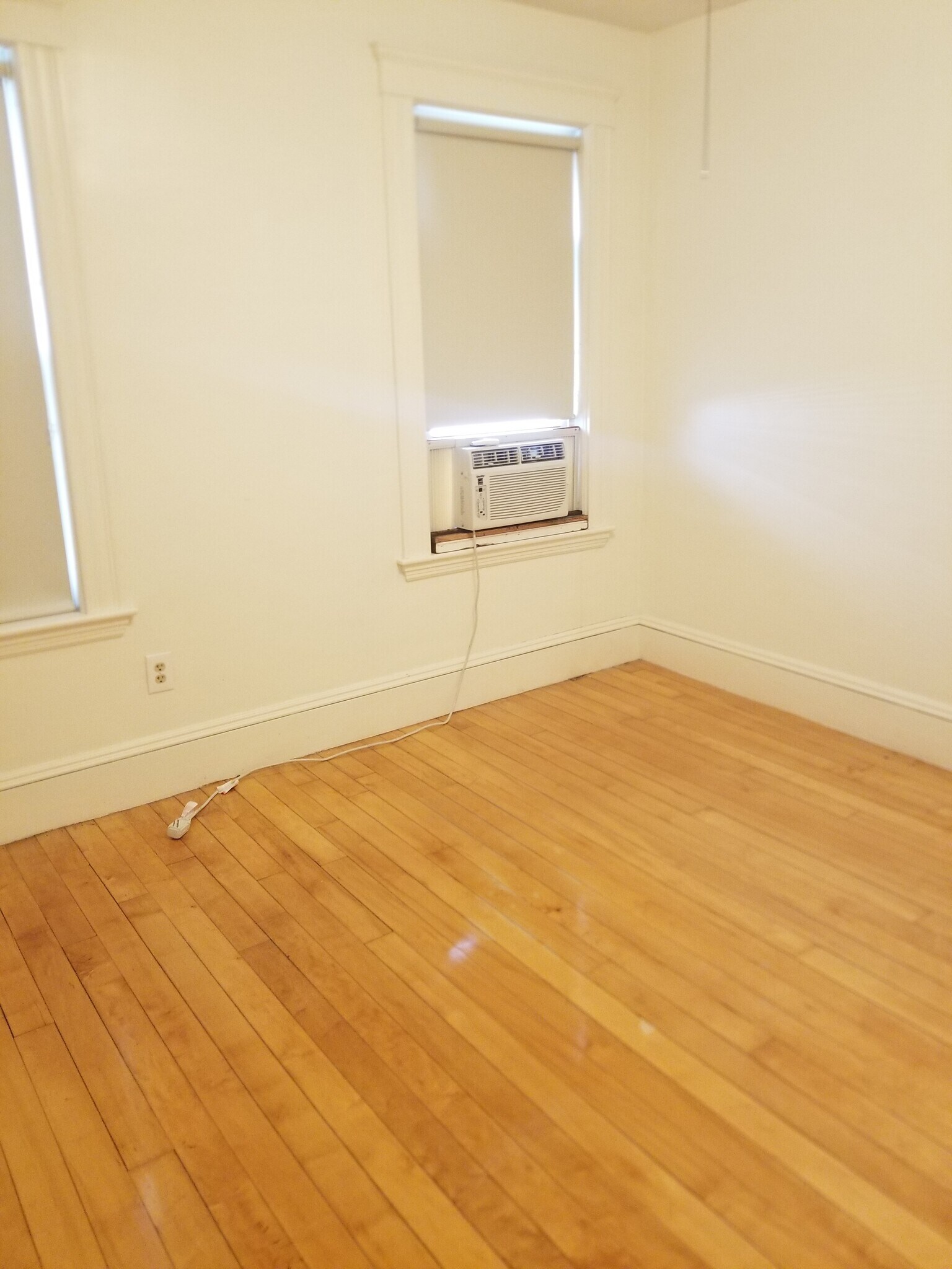 Building Photo - 53A Magnolia St