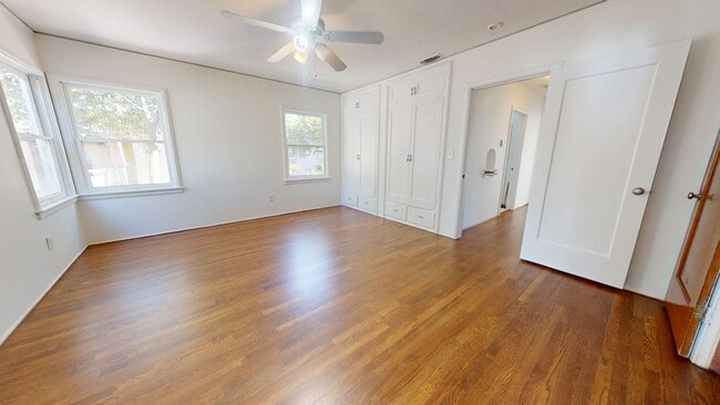 Building Photo - 1481 N Adoline Ave