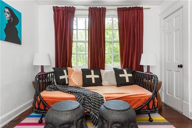 Building Photo - 1031 Austin Ave NE