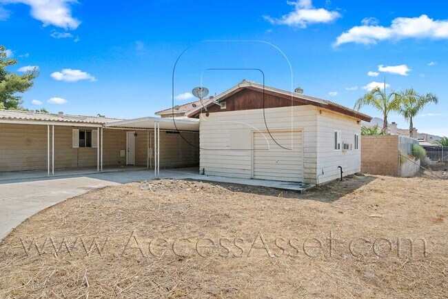 Building Photo - Cozy 2 Bed/1 Bath Unit In Peaceful Homeland Neighborhood!