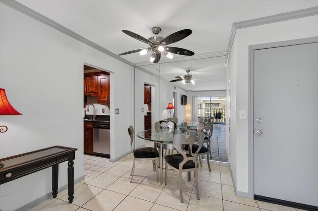 Building Photo - 170 Cypress Club Dr