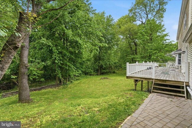Building Photo - 1316 Heller Dr