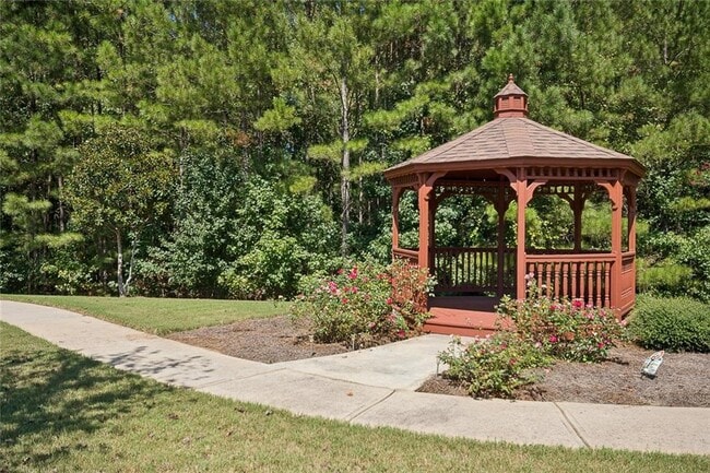 Building Photo - 462 Fredrick Dr