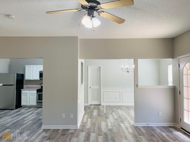 Building Photo - 221 Southwind Ln