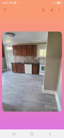 Building Photo - 486 Linden Ave