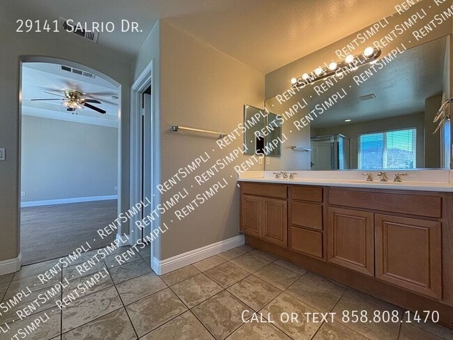 Building Photo - 29141 Salrio Dr