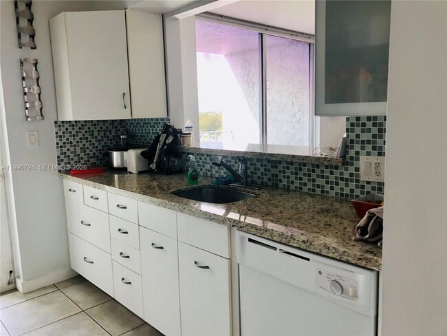 Building Photo - 650 NE 64th St