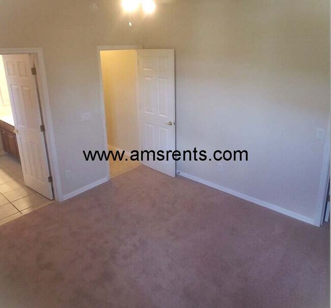 Building Photo - 13157 Paloma Dr