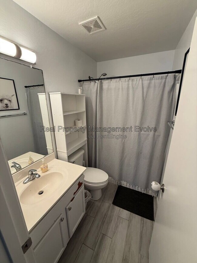 Building Photo - 7105 S 251st Dr