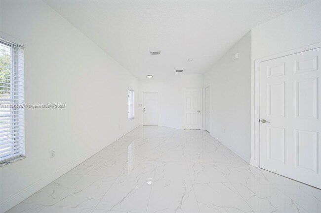 Building Photo - 10740 NW 83rd St