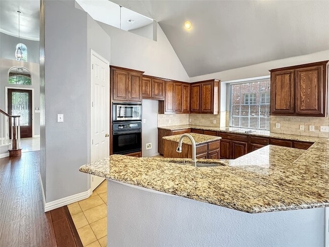 Building Photo - 5973 Country View Ln