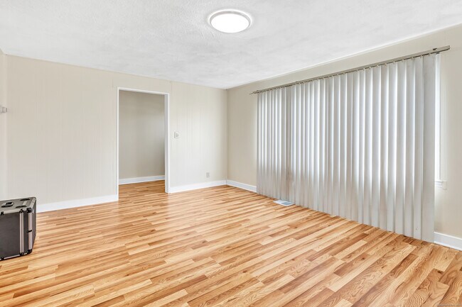 Building Photo - 160 Dekalb Ave
