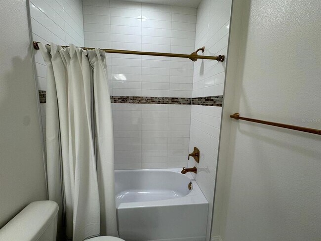 Building Photo - 16001 Grafton Wy