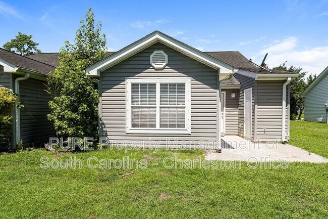 Building Photo - 7840 Park Gate Dr