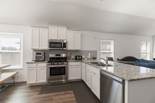 Building Photo - 10014 Granite Grove Ln