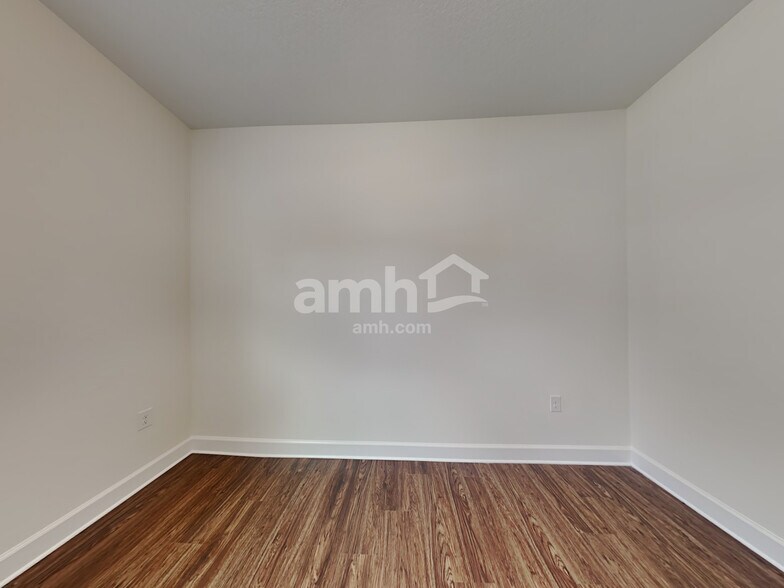 Building Photo - 5810 Hampton Creek Rd