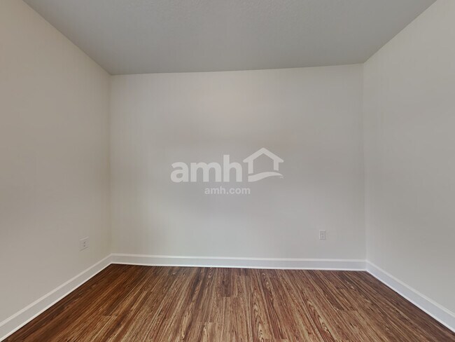 Building Photo - 5810 Hampton Creek Rd