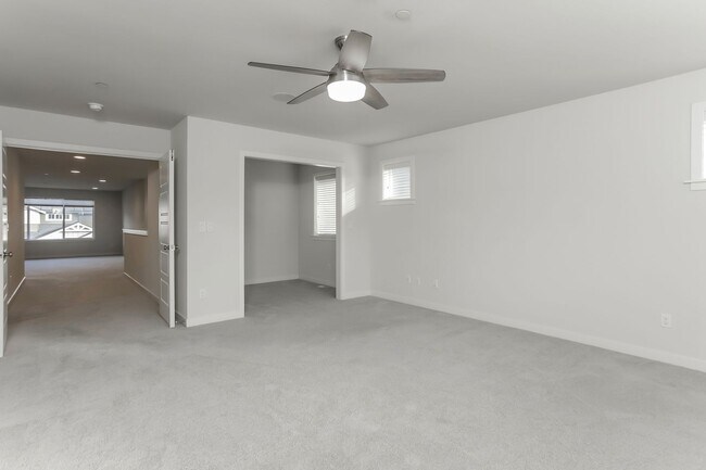 Building Photo - Spacious 5-Bedroom Home for Rent in Martha Lake – Lynnwood