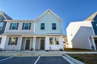 Building Photo - Gorgeous 2 Bedroom Townhome in Beachside Village