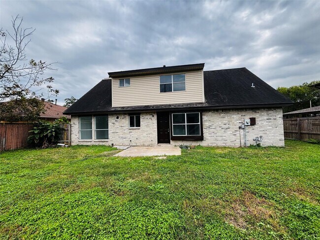 Building Photo - 16246 Los Altos Dr