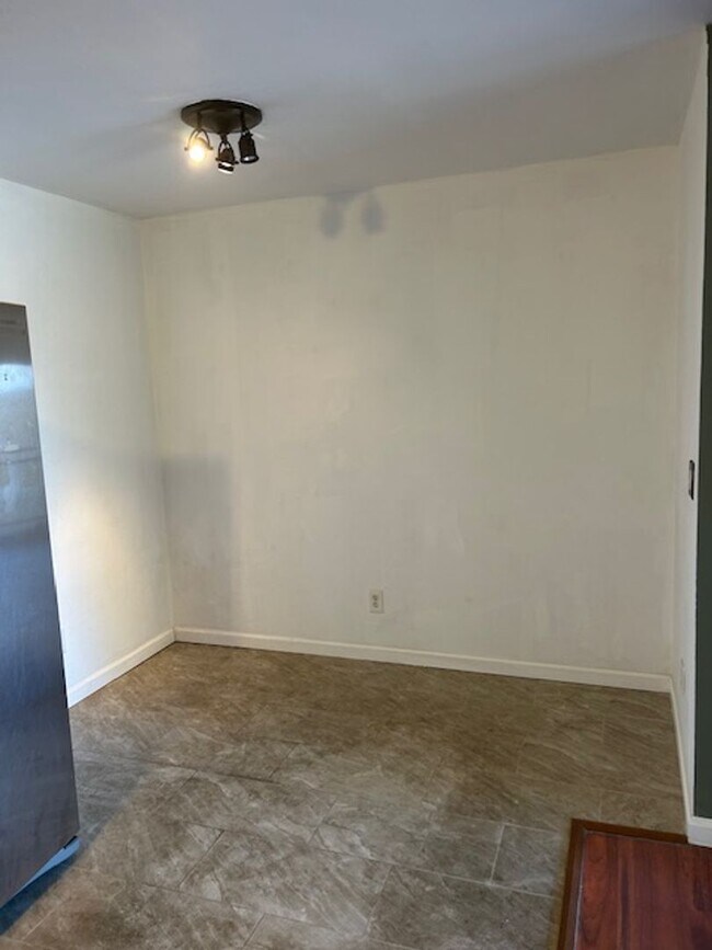 Building Photo - Top-Floor Condo with Trail Access + Community Perks!