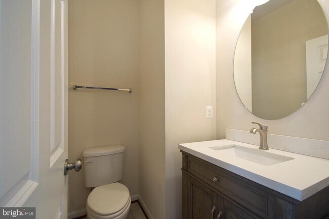 Building Photo - 105 Gristmill Ct