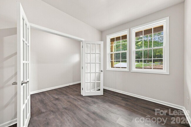 Building Photo - 122 McCarver Rd