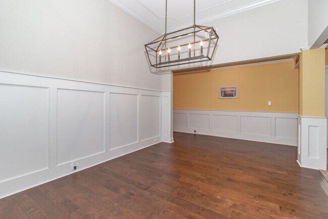 Building Photo - 4 Bedroom 2 Bath Canterbury Farms
