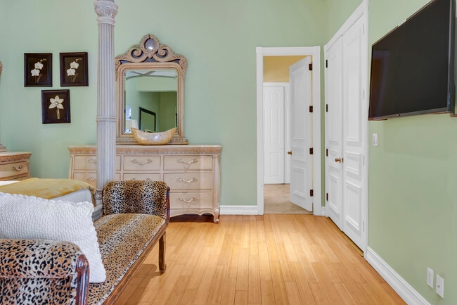 Building Photo - 12121 70th Pl N