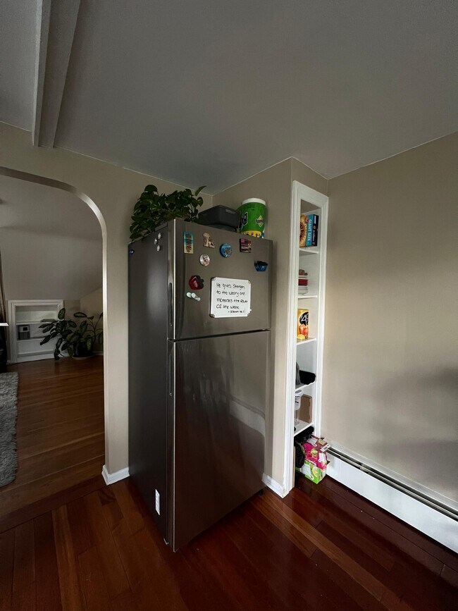 Building Photo - 47 Dickinson Ave