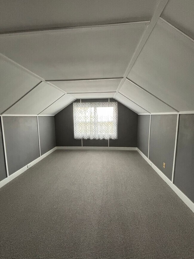 Building Photo - Beautiful views of Mt. Hood!