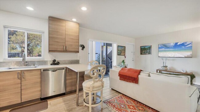 Building Photo - 2304 Ringling Blvd