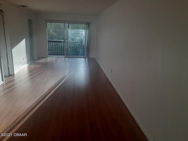 Building Photo - 313 Dirksen Dr