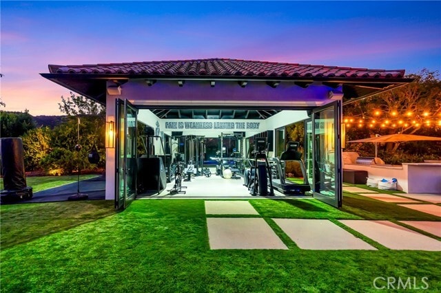 Building Photo - 2037 Delphine Ln