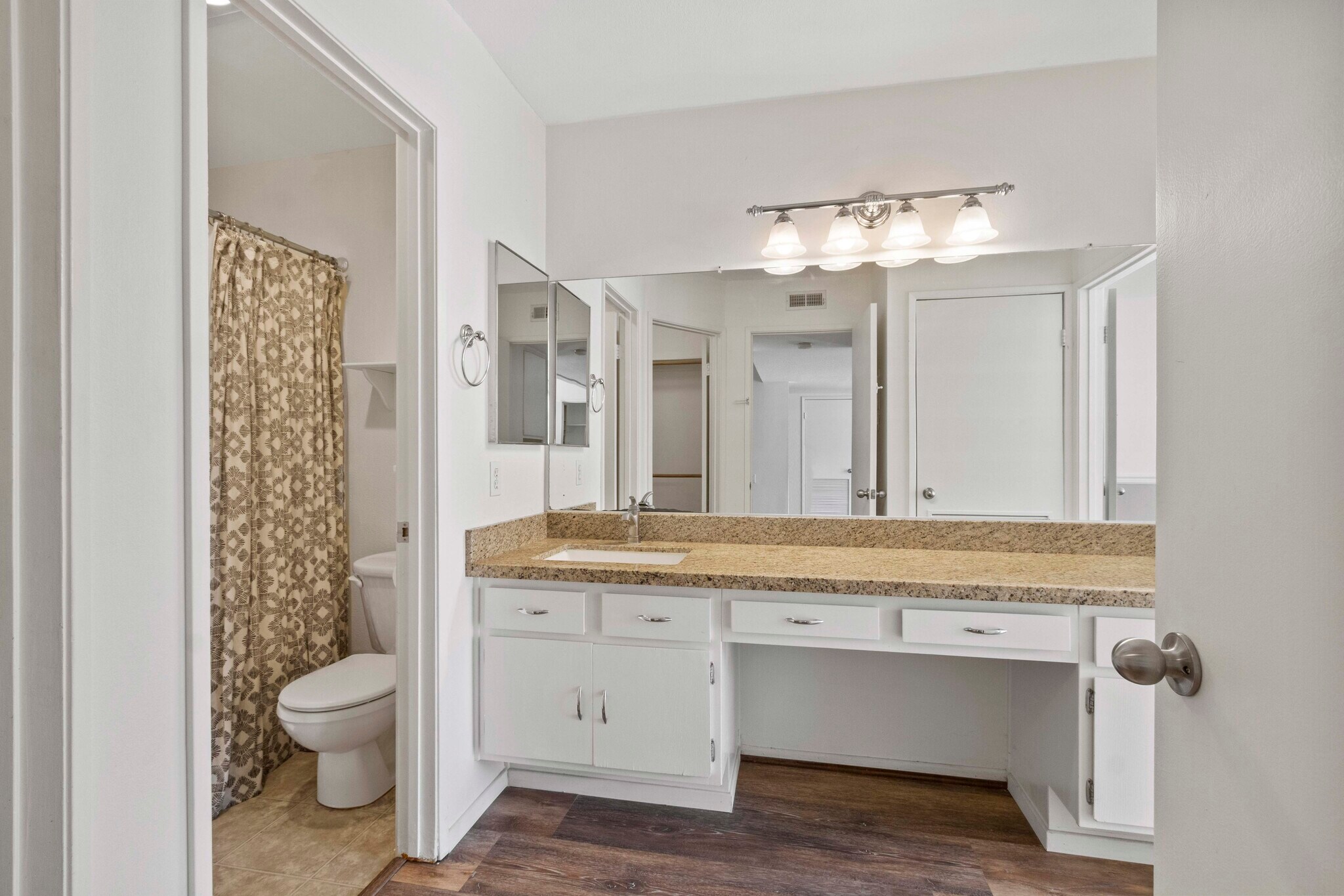 Building Photo - 25671 Le Parc