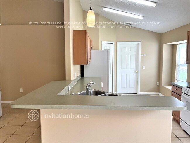 Building Photo - 206 Jessamine Dr