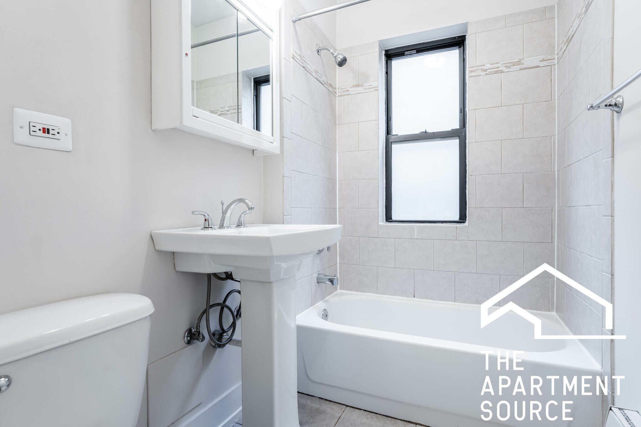 Building Photo - 627 W Melrose St