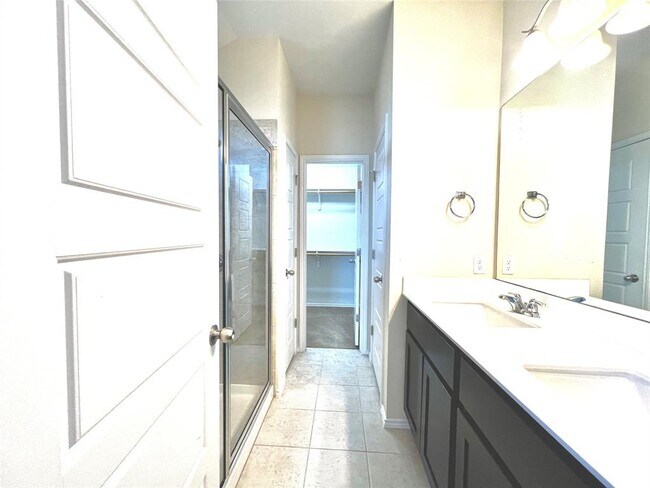 Building Photo - 9336 Hunter Ln