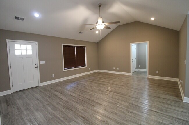 Building Photo - 2280 Equinox Ave