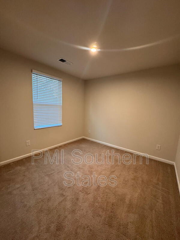 Building Photo - 358 Hobson Wy