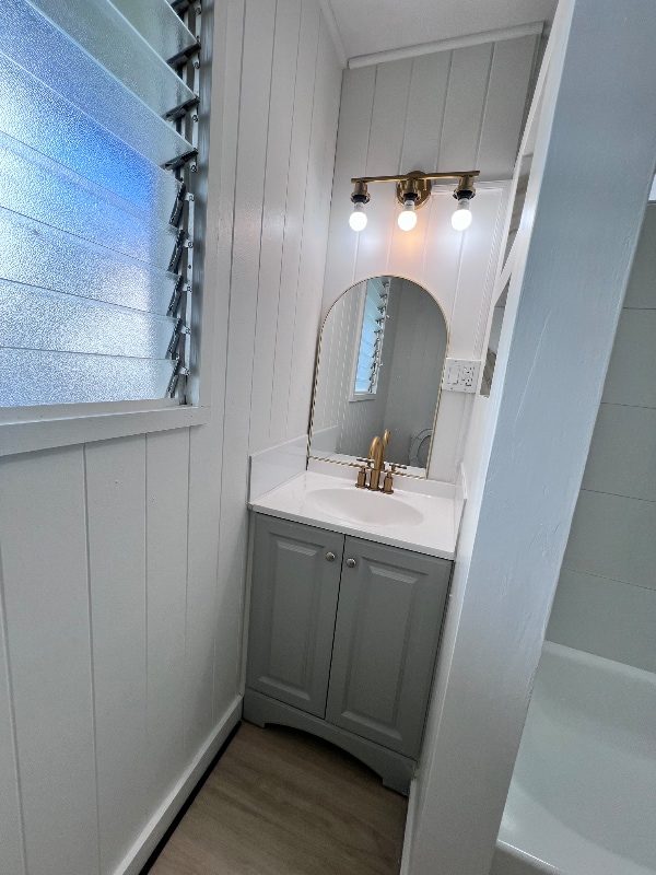 Building Photo - 3238 Duval St