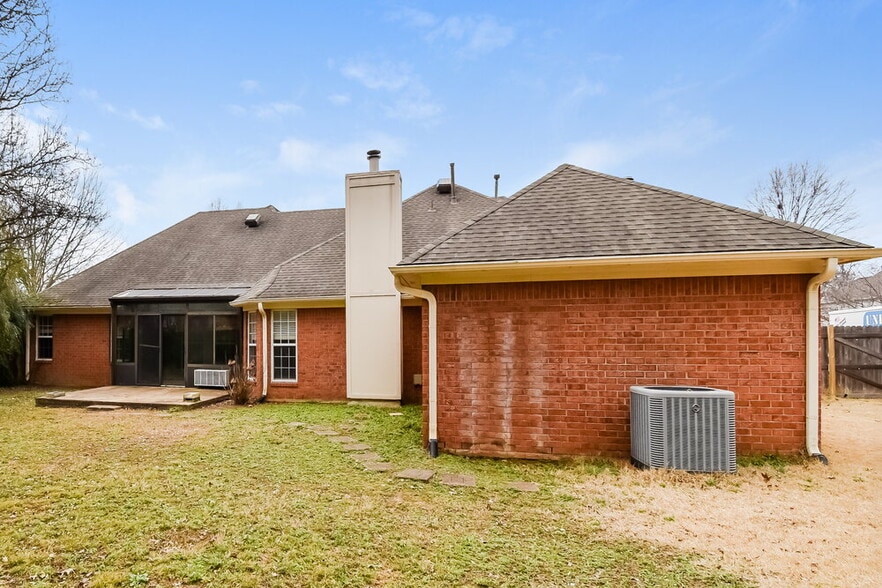 Building Photo - 4480 Glenchase Dr